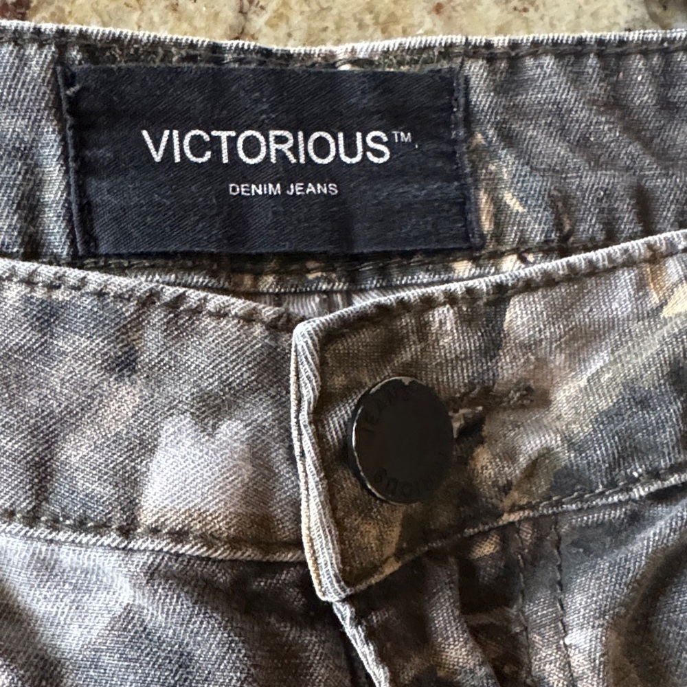 Victorious Men's Relaxed Fit Jeans - Gray